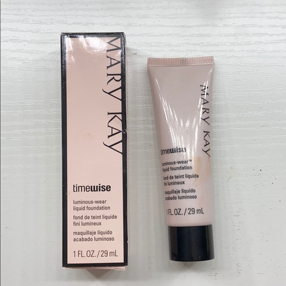 Beige 3 luminous-wear foundation